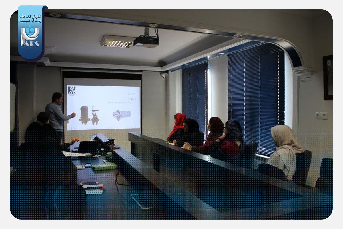 دوره های تخصصی فیبر نوری